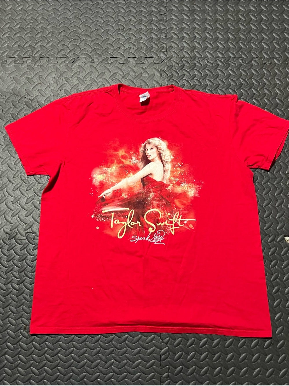 Gildan Red Taylor Swift Speak Now Graphic T-Shirt